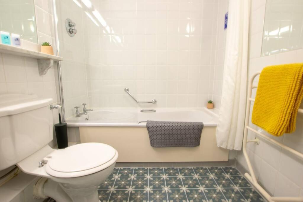 310 - The Carrowbeg At The Harbour Mills By Shortstays Westport Exterior photo