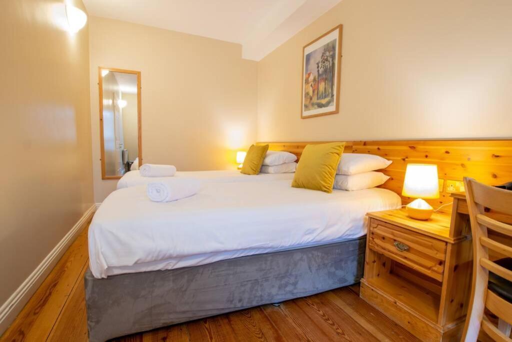 310 - The Carrowbeg At The Harbour Mills By Shortstays Westport Exterior photo