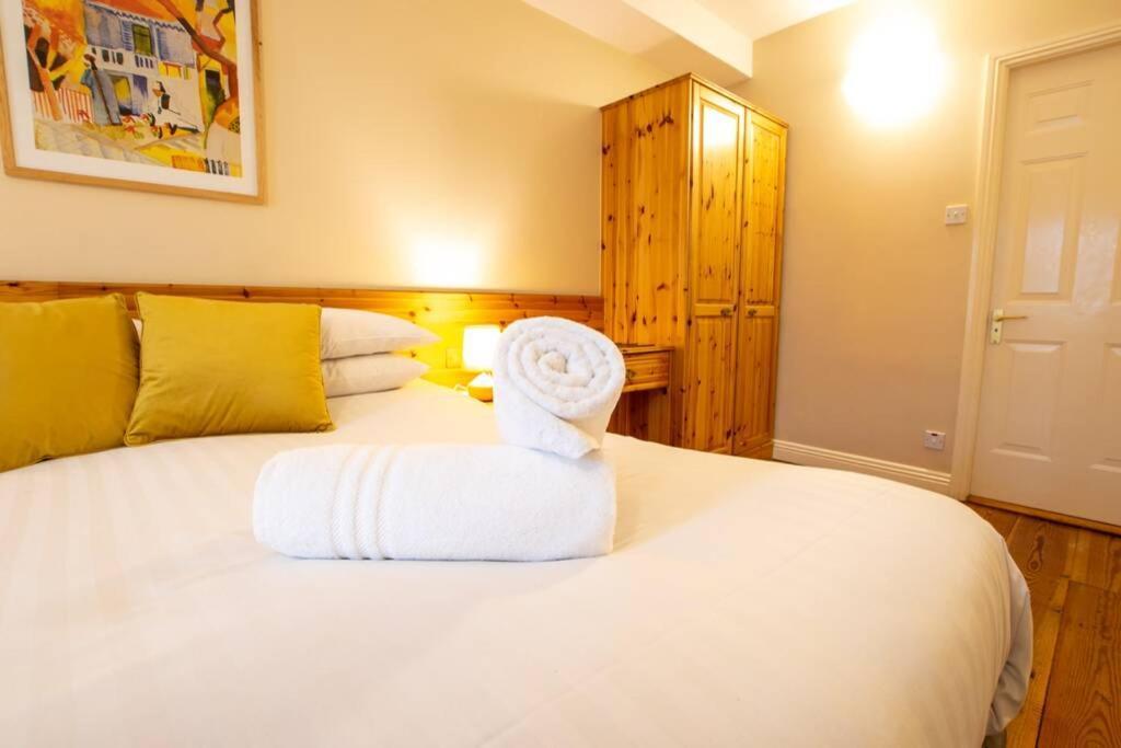 310 - The Carrowbeg At The Harbour Mills By Shortstays Westport Exterior photo